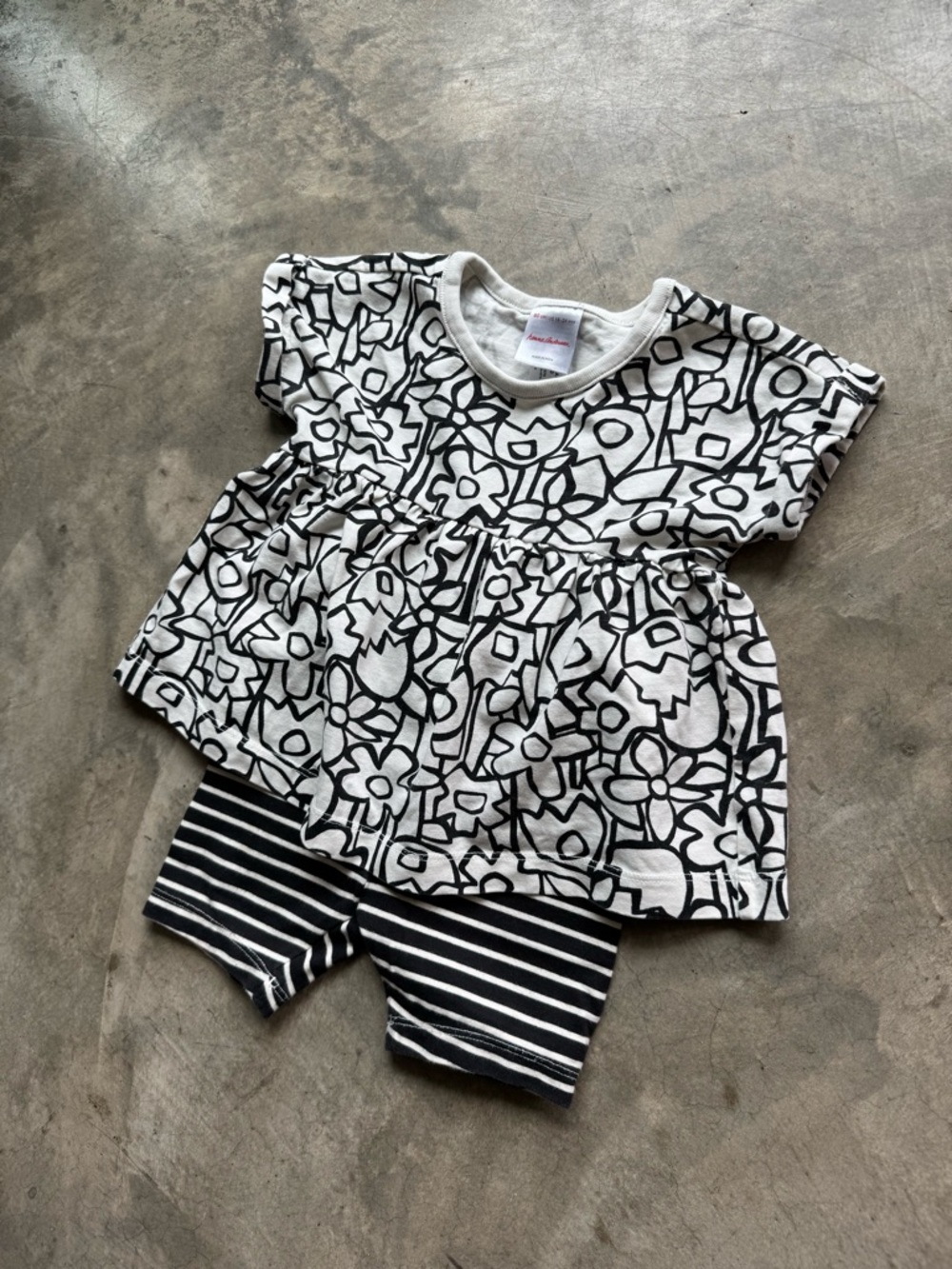 Baby Tunic Top & Shorts Set - Picture 3 of 7
